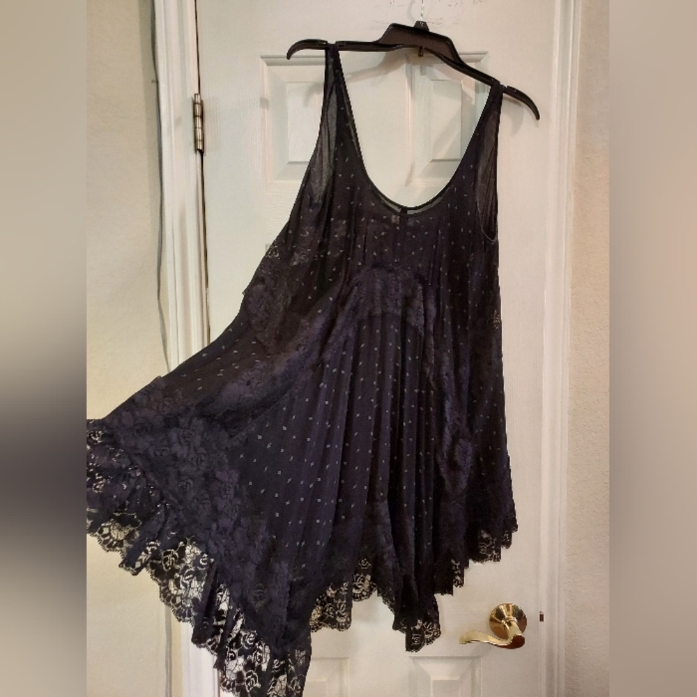 NWOT Free People Black Lace Chemise with Lace Accents, L